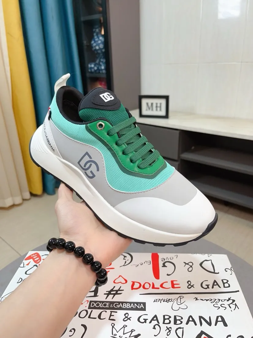 Men's shoes 💰480🌹🌹"Dolce & Gabbana DG" original imported first-layer cowhide ➕ sheepskin lining, light on the foot, comfortable, versatile, original special outsole 🔥favored by trendy men, welcome to compare quality 🔥exquisite luxury, super A level! Compared with the genuine product at the counter, the version is no worse at all! Code number 38-46